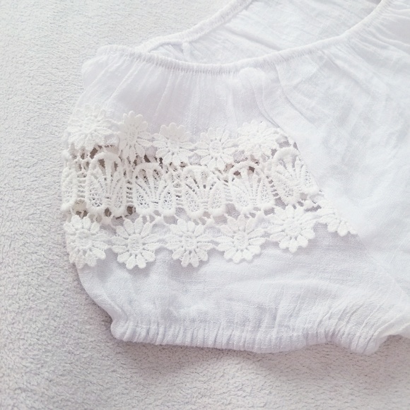 Adorable crop top - Picture 3 of 3